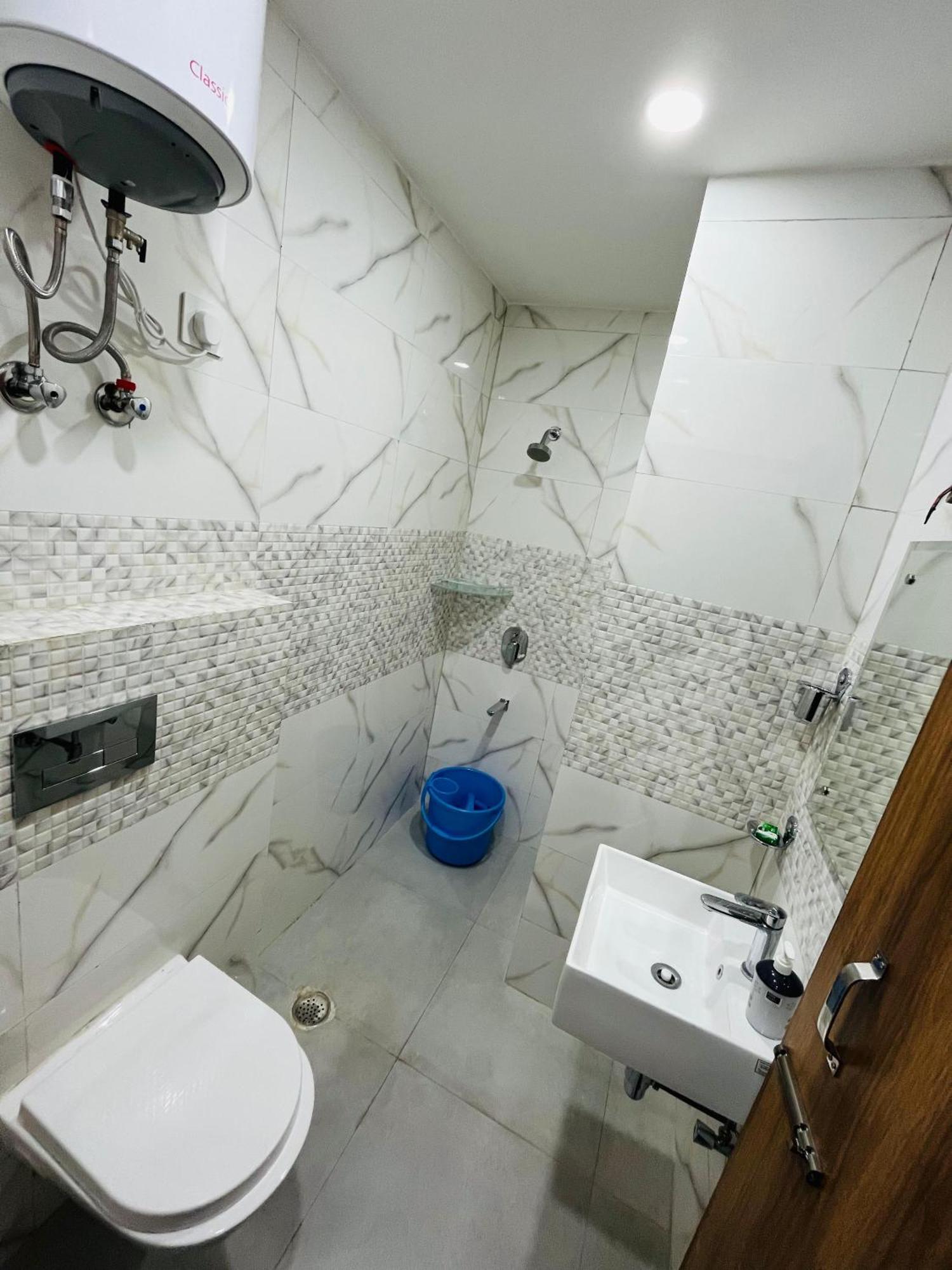 גרייטר נוידה Townhouse Happy Habitat Guest House מראה חיצוני תמונה