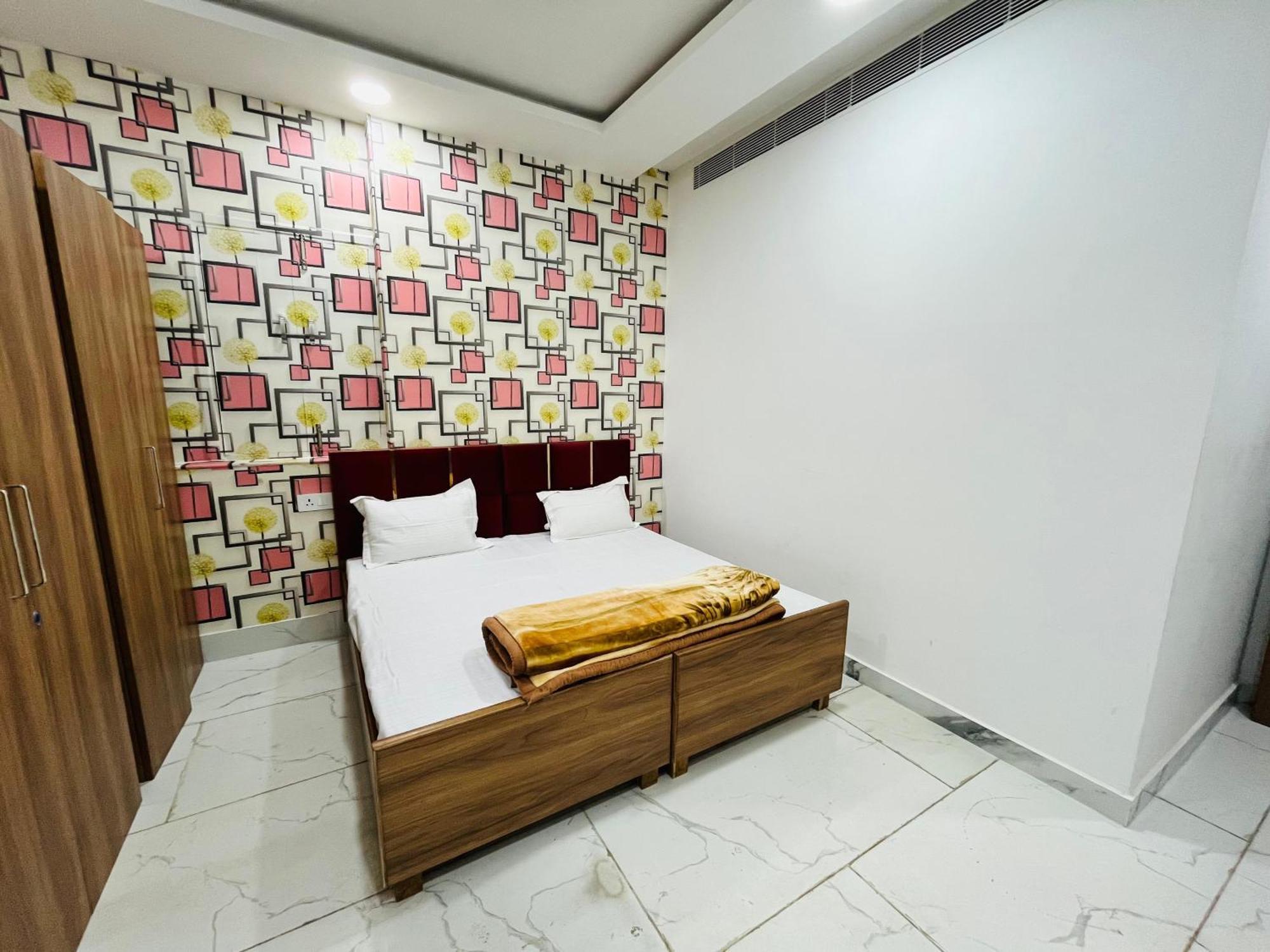 גרייטר נוידה Townhouse Happy Habitat Guest House מראה חיצוני תמונה