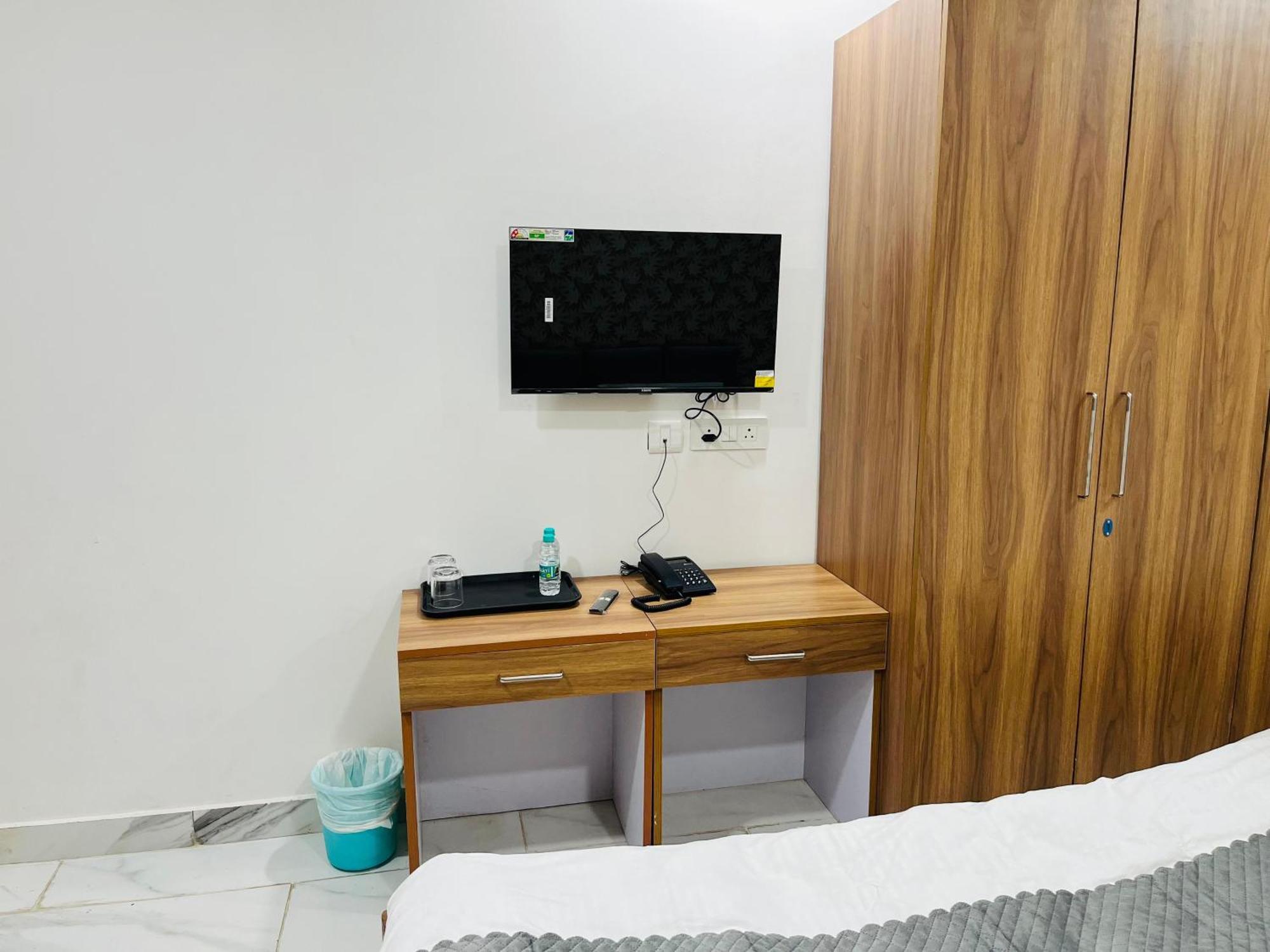 גרייטר נוידה Townhouse Happy Habitat Guest House מראה חיצוני תמונה